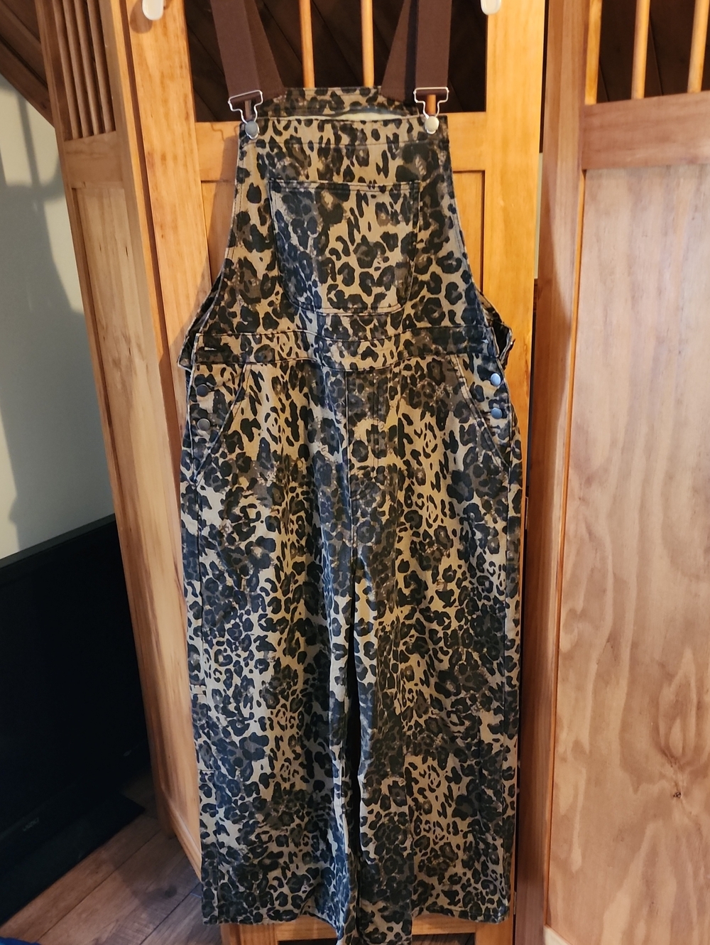 Cider Leopard-Print Wide-Leg Jumper in Tan and Black